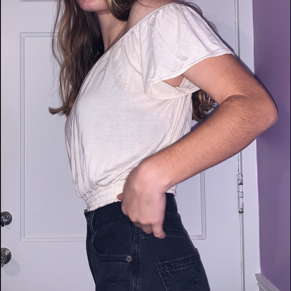 Off-the-Shoulder - Picture 2 of 3